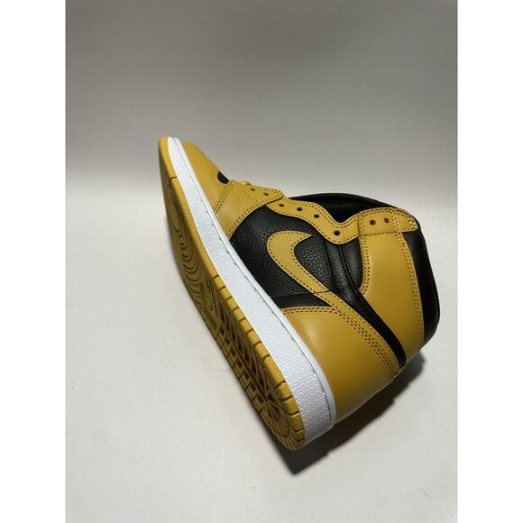 2021 Nike Air Jordan 1 Retro High OG Pollen White Black SZ US 7 ( 555088-701 ) - Picture 3 of 5